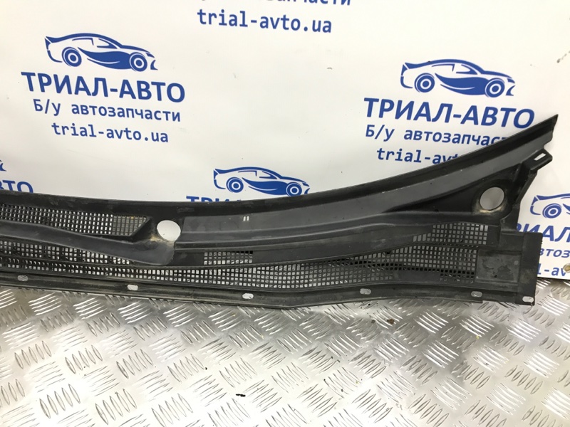 Дефлектор дворников Mitsubishi Outlander CU 2.4 бензин 4G69