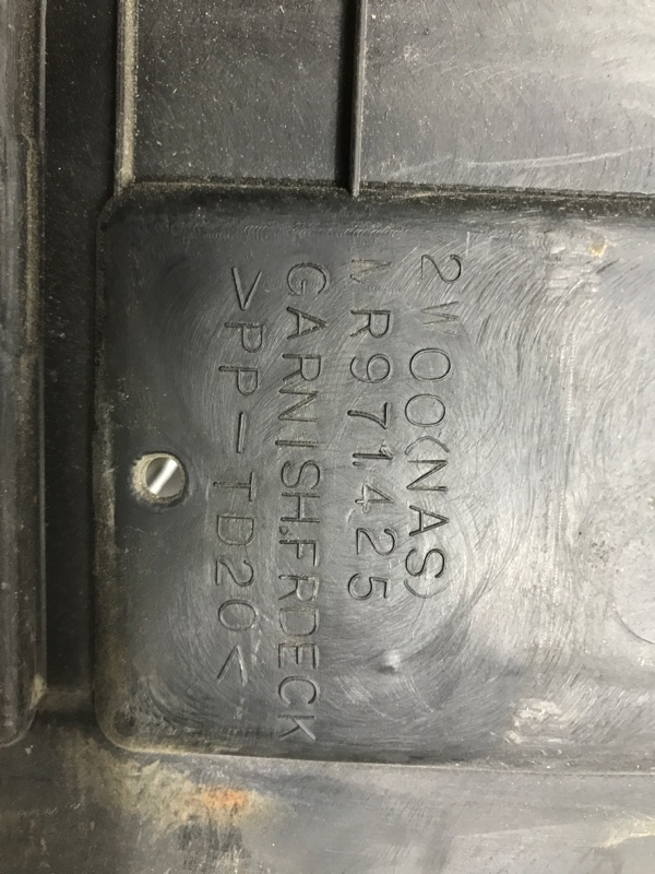Дефлектор дворников Outlander 2003-2007 CU 2.4 бензин 4G69