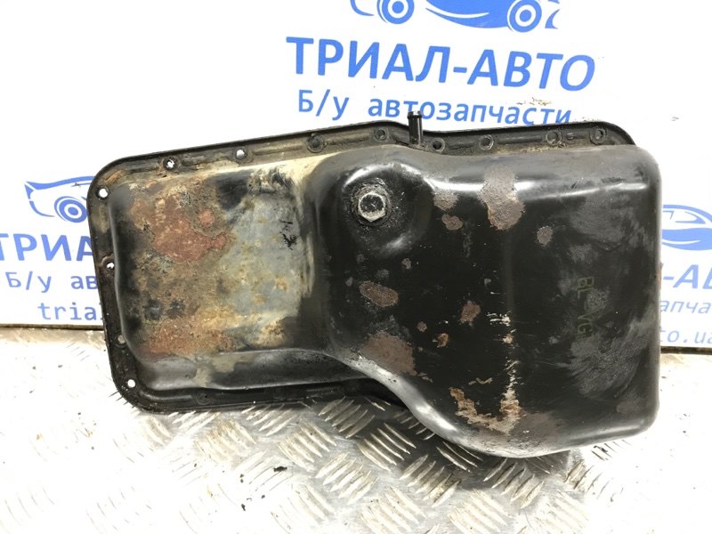 Поддон мотора KIA Sorento 2002-2009 BL 2.5 diesel D4CB МКПП 215104A401 Б/У