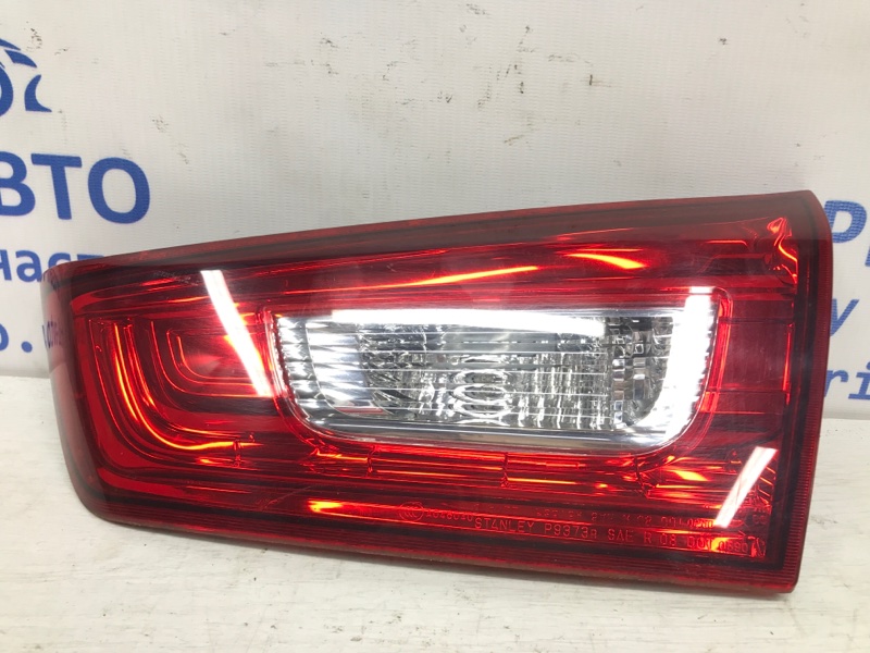 Фонарь задний внутренний правый Mitsubishi ASX 2010- GA 1.8 Diesel 4N13 8336A088 Б/У