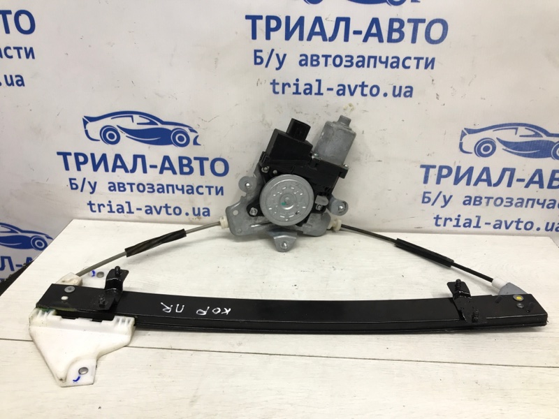 Стеклоподъемник передний правый SsangYong Korando 2010-2019 C200 2.0 diesel D20DTF 98820CZ010 Б/У
