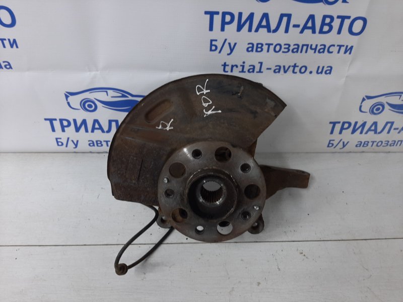 Кулак поворотный правый со ступицей SsangYong Korando 2010-2019 C200 2.0 Diesel 4122134003 Б/У