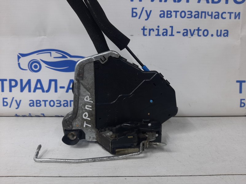 Замок двери передний правый Toyota Prado 2002-2009 J120 3.0 Diesel 1KDFTV 6903033251 Б/У