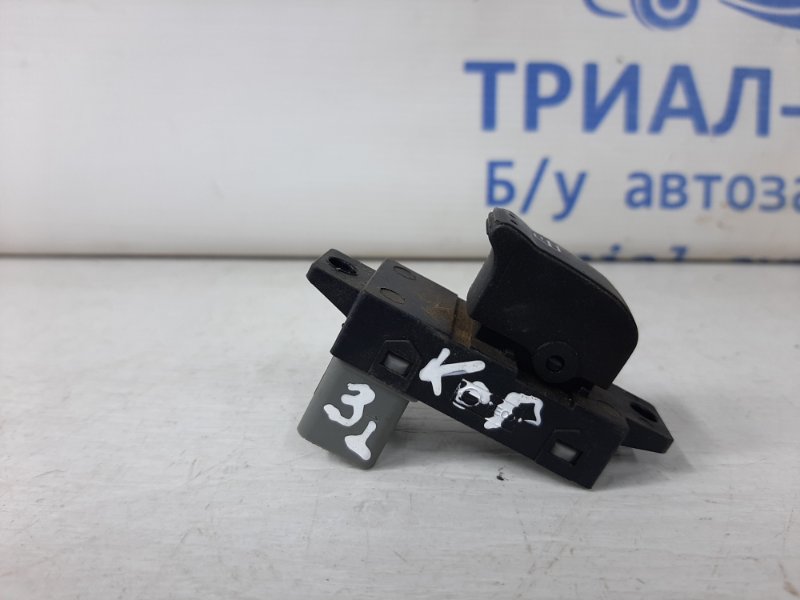 Кнопка стеклоподъемника SsangYong Korando 2010-2019 C200 2.0 diesel D20DTF 8582034000HDV Б/У