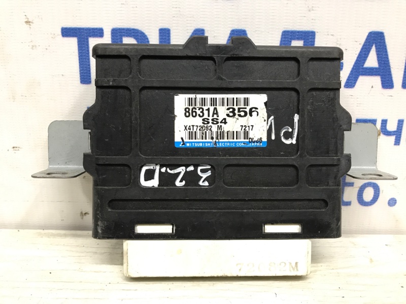Блок управления полным приводом Mitsubishi Pajero Wagon 2006-2022 4 8631A356 контрактная