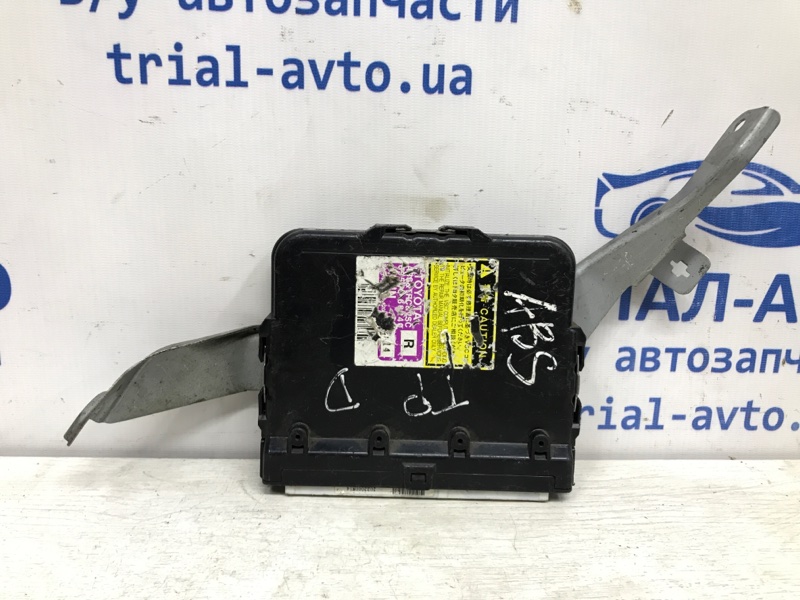 Запчасть блок управления Toyota Prado 2002-2009 J120 3.0 Diesel 1KDFTV 8954060240 контрактная Блок управления Toyota Prado 2002-2009 J120 3.0 Diesel 1KDFTV 8954060240 контрактная