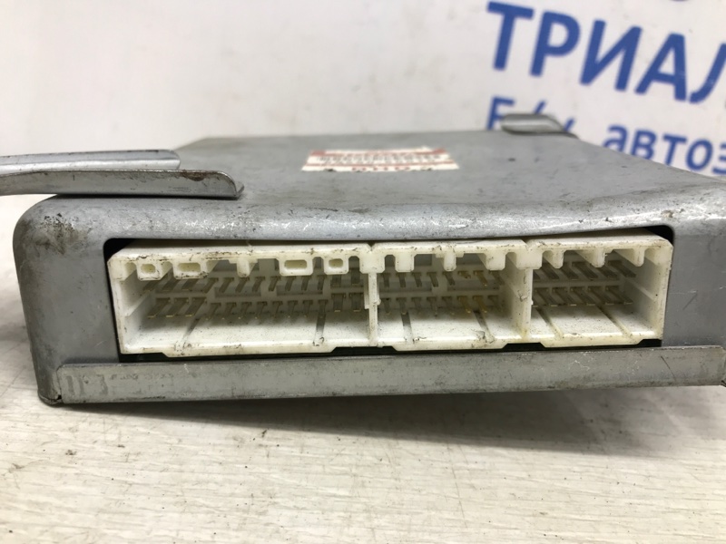 Блок управления Land Cruiser 1998-2007 J100