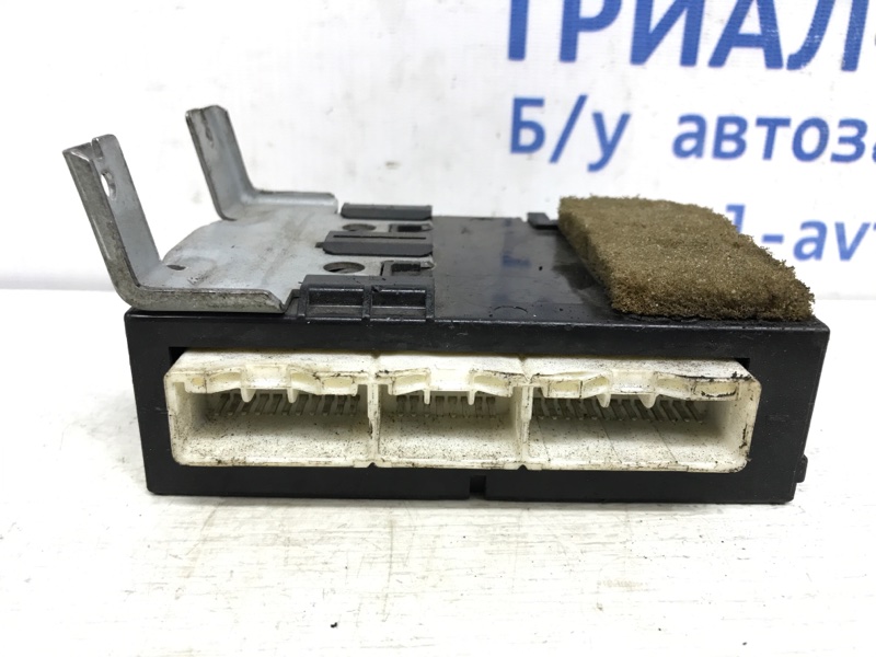 Блок управления Land Cruiser 1998-2007 J100