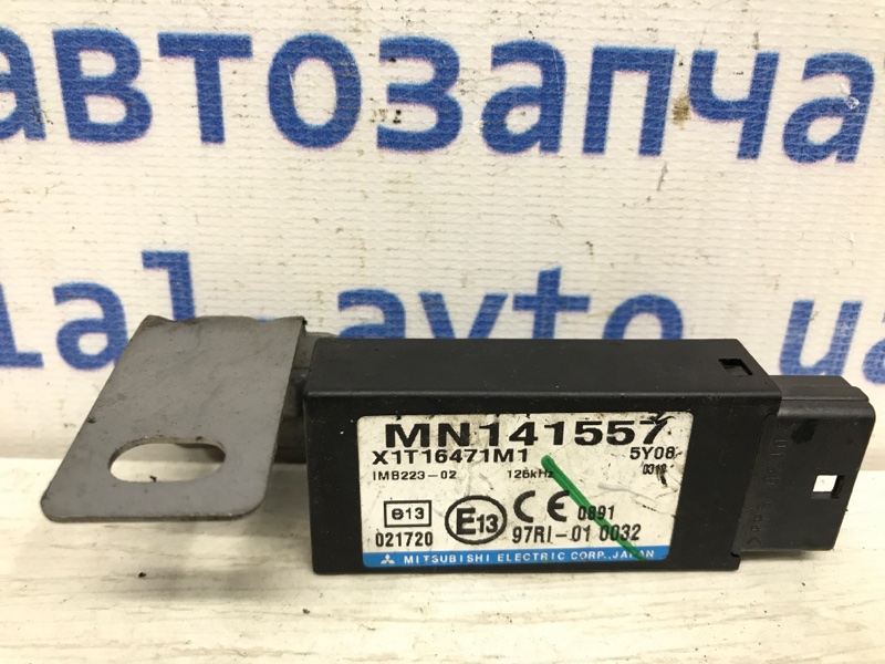 Запчасть блок управления иммобилайзера Mitsubishi L200 2006-2015 KB 2.5 дизель 4D56U АКПП MN141557 Б/У Блок управления иммобилайзера Mitsubishi L200 2006-2015 KB 2.5 дизель 4D56U АКПП MN141557 Б/У