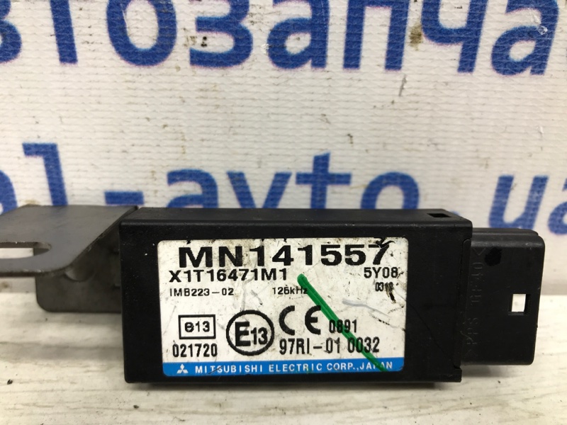 Блок управления иммобилайзера Mitsubishi L200 KB 2.5 дизель 4D56U АКПП Блок управления иммобилайзера Mitsubishi L200 KB 2.5 дизель 4D56U АКПП