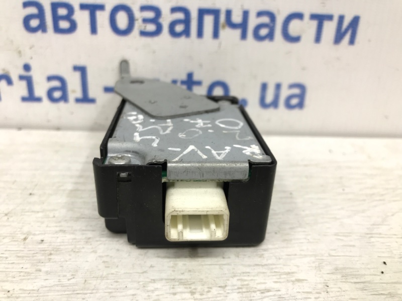 Блок управления дверьми RAV 4 2005-2012 A30 2.0