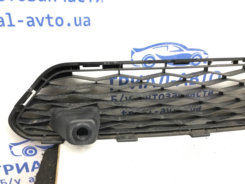 Решетка бампера центральная X-Trail 2014-2021 T32 1.6 diesel R9M Решетка бампера центральная X-Trail 2014-2021 T32 1.6 diesel R9M