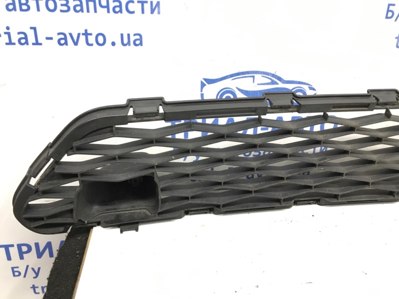 Решетка бампера центральная X-Trail 2014-2021 T32 1.6 diesel R9M Решетка бампера центральная X-Trail 2014-2021 T32 1.6 diesel R9M