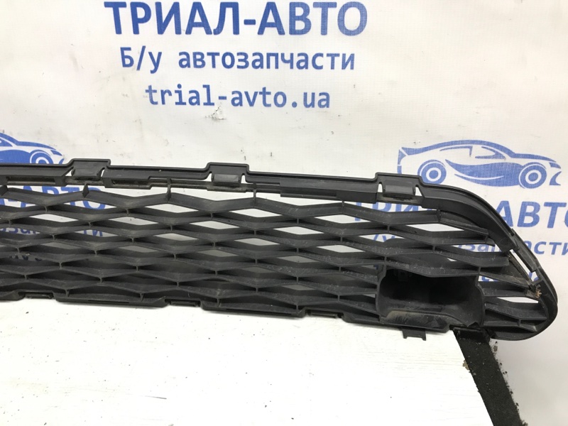 Решетка бампера центральная X-Trail 2014-2021 T32 1.6 diesel R9M Решетка бампера центральная X-Trail 2014-2021 T32 1.6 diesel R9M