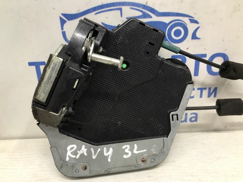 Замок двери задний левый RAV 4 2005-2012 A30 2.2 diesel 2ADFTV