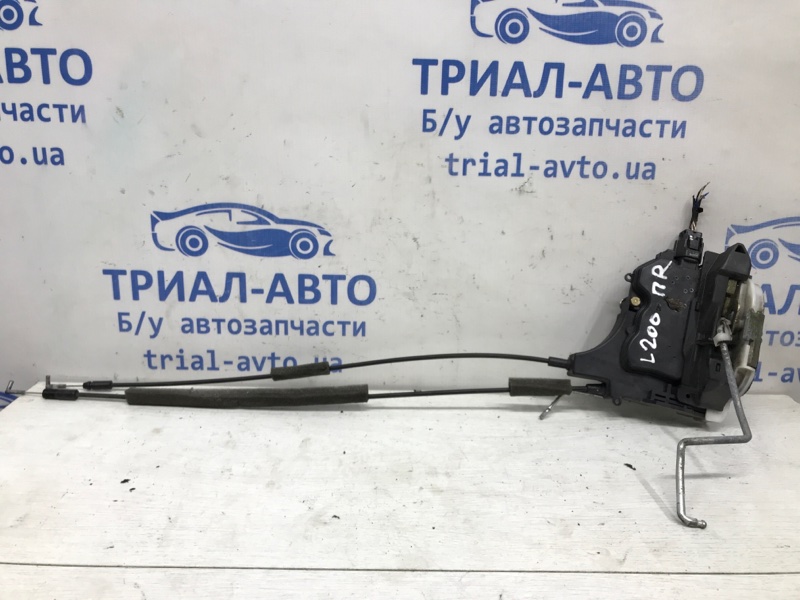 Замок двери передний правый Mitsubishi L200 2006-2015 KB 2.5 дизель 4D56U МКПП 5715A182 Б/У