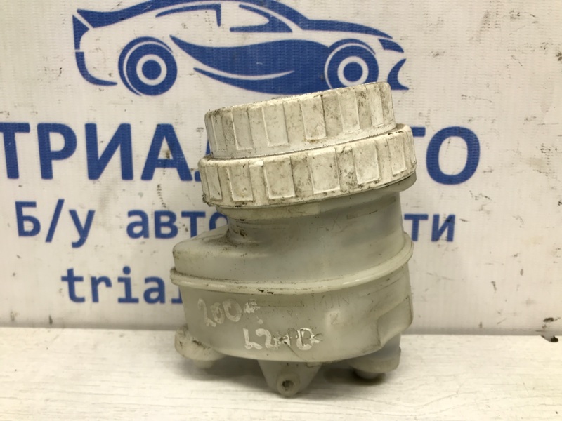 Бачок главного тормозного цилиндра Mitsubishi L200 2006-2015 KB 2.5 дизель 4D56U МКПП 4627A020 Б/У
