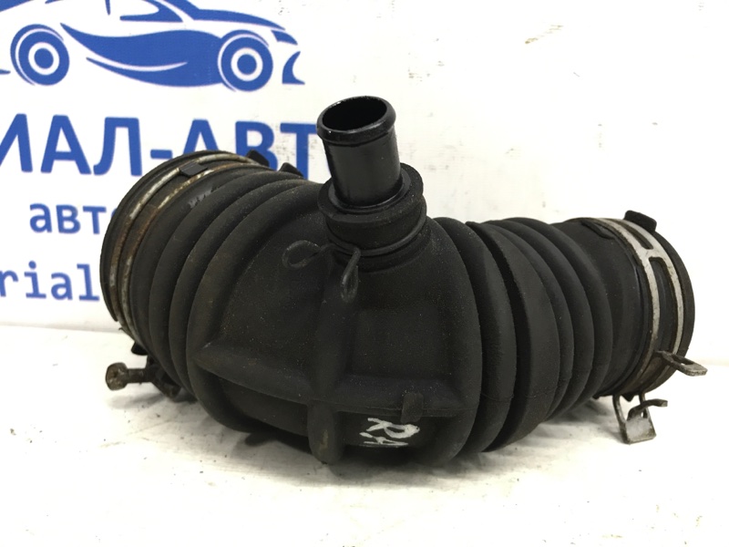 Патрубок воздушного фильтра Toyota RAV 4 2005-2012 A30 2.2 diesel 2ADFTV 1788026020 Б/У