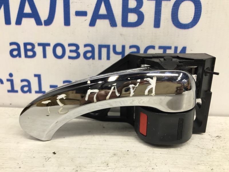 Ручка двери внутренняя левая Toyota RAV 4 2005-2012 A30 2.2 diesel 2ADFTV 6920633100B0 Б/У