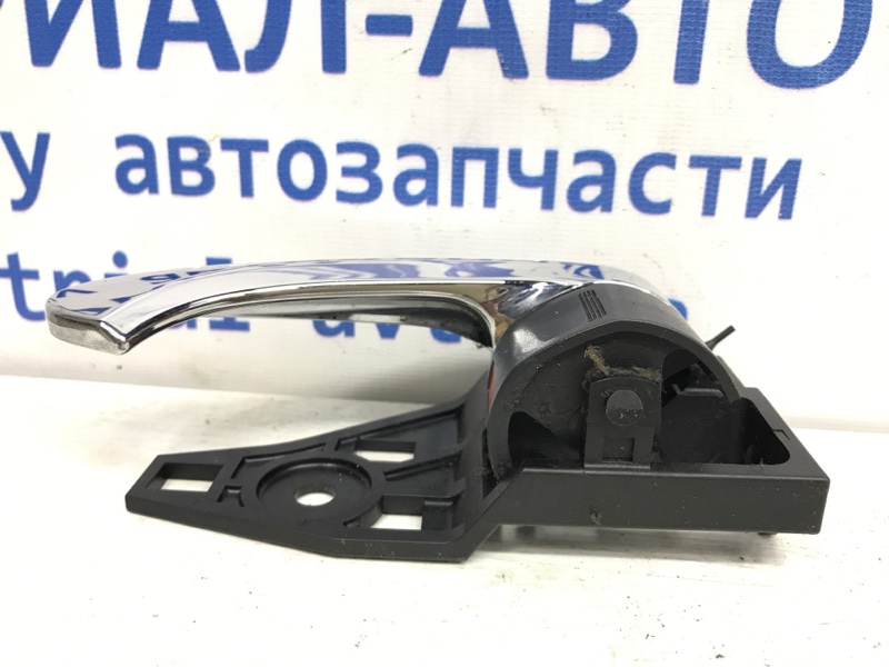 Ручка двери внутренняя левая RAV 4 2005-2012 A30 2.2 diesel 2ADFTV