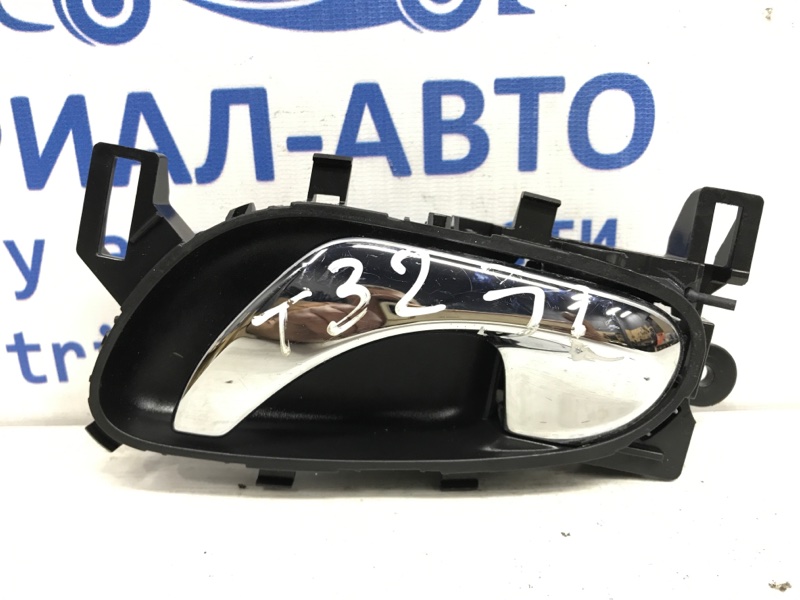 Ручка двери внутренняя левая Nissan X-Trail 2014-2021 T32 1.6 diesel R9M 809514CE0A Б/У
