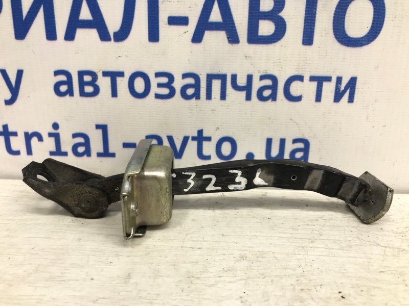Ограничитель двери задний левый Nissan X-Trail 2014-2021 T32 1.6 diesel R9M 824304CL0A Б/У
