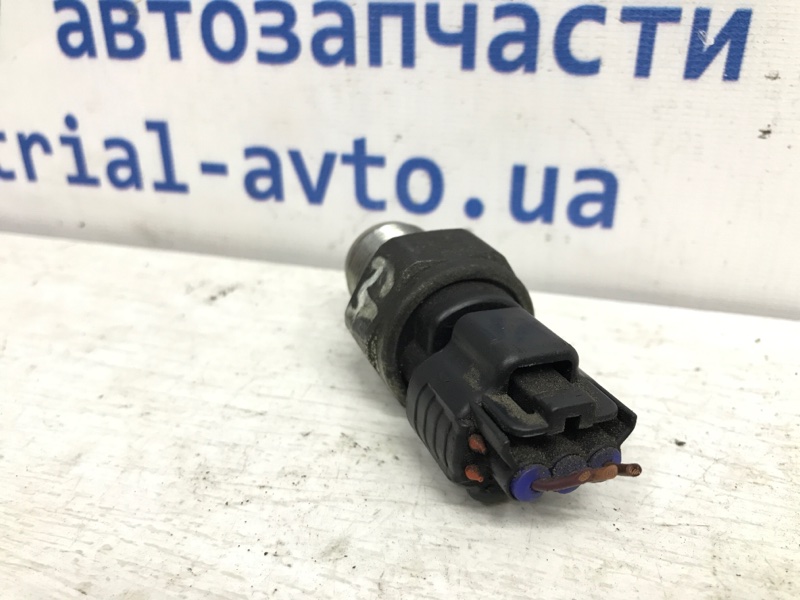 Датчик давления топлива в рейке Toyota RAV 4 A30 2.2 diesel 2ADFTV