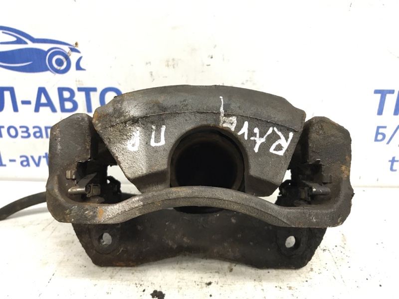 Суппорт передний правый RAV 4 2005-2012 A30 2.2 diesel 2ADFTV