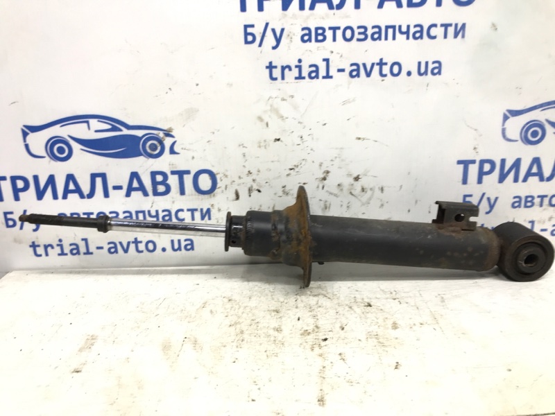 Амортизатор передний левый Mitsubishi L200 2006-2015 KB 2.5 дизель 4D56U МКПП MR992321 Б/У