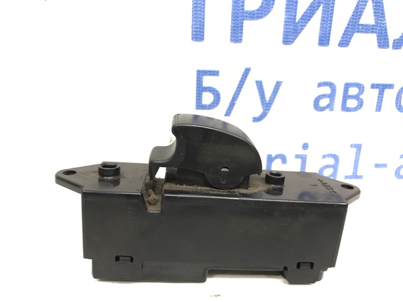 Кнопка стеклоподъемника Mitsubishi L200 2006-2015 KB 2.5 дизель 4D56U МКПП MR587957 Б/У