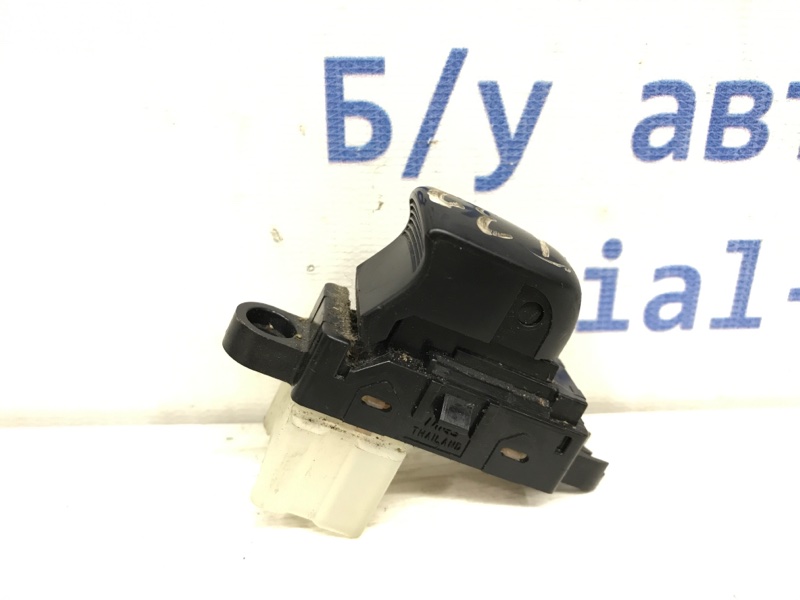 Кнопка стеклоподъемника Nissan X-Trail 2014-2021 T32 1.6 diesel R9M 254114BA0A Б/У