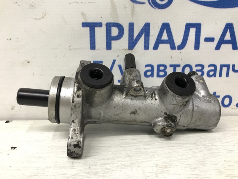 Тормозной цилиндр главный KIA Sorento 2002-2009 BL 2.5 diesel D4CB МКПП 591203E010 Б/У