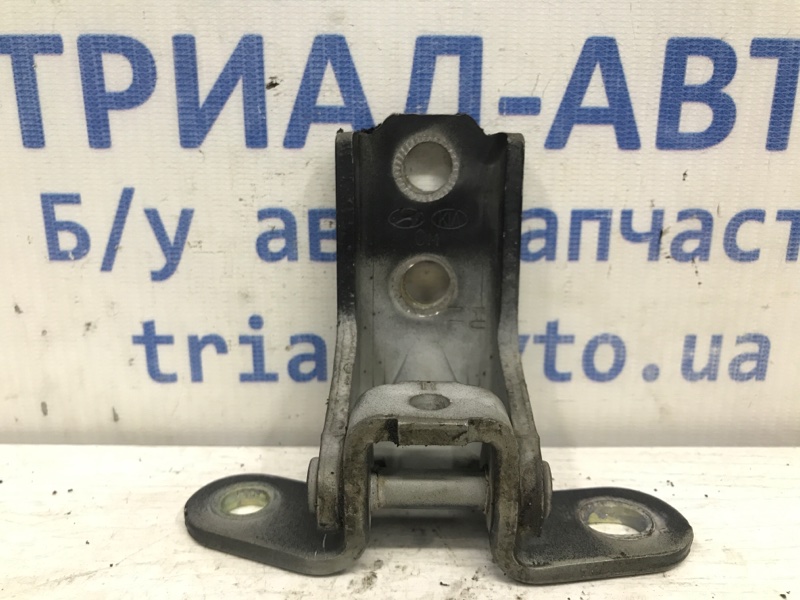 Петля двери передней правой Hyundai Santa fe 2005-2012 CM 2.7 бензин G6EA 79320-2B010 Б/У