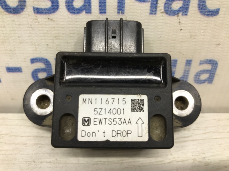 Датчик ускорения ESP Mitsubishi L200 KB 2.5 дизель 4D56U МКПП