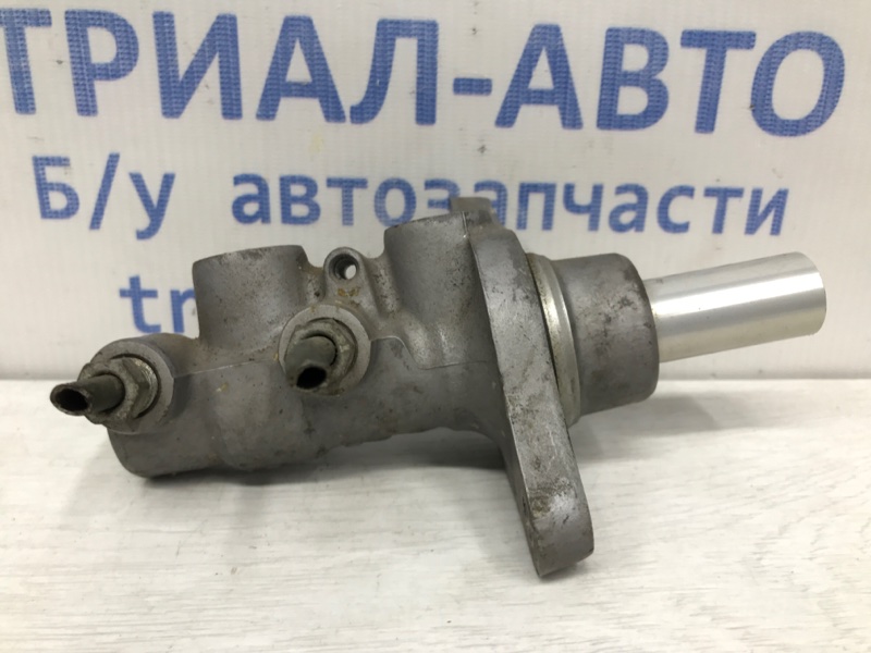 Тормозной цилиндр главный Lancer 2007-2017 10 1.8