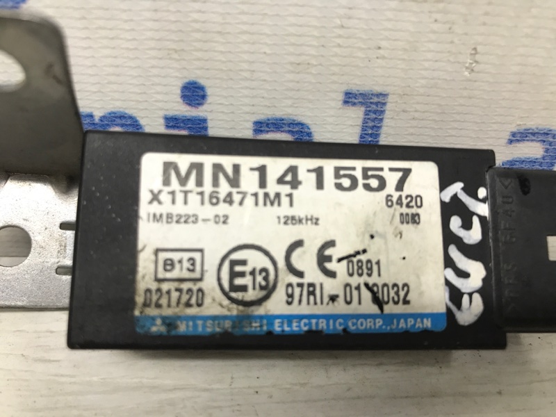 Блок управления иммобилайзера Mitsubishi L200 KB 2.5 дизель 4D56U МКПП Блок управления иммобилайзера Mitsubishi L200 KB 2.5 дизель 4D56U МКПП