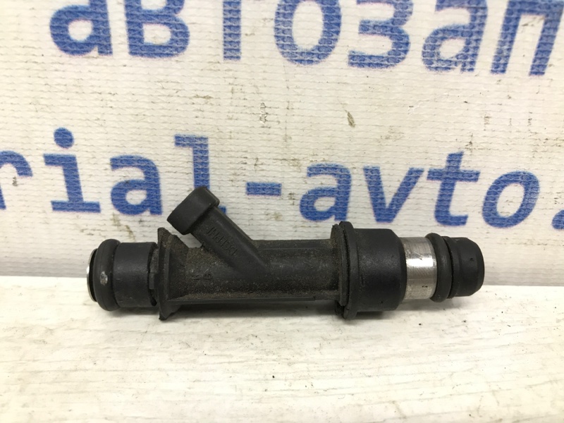 Форсунка топливная Chevrolet Aveo 2007-2011 T250 1.5 25332290 Б/У