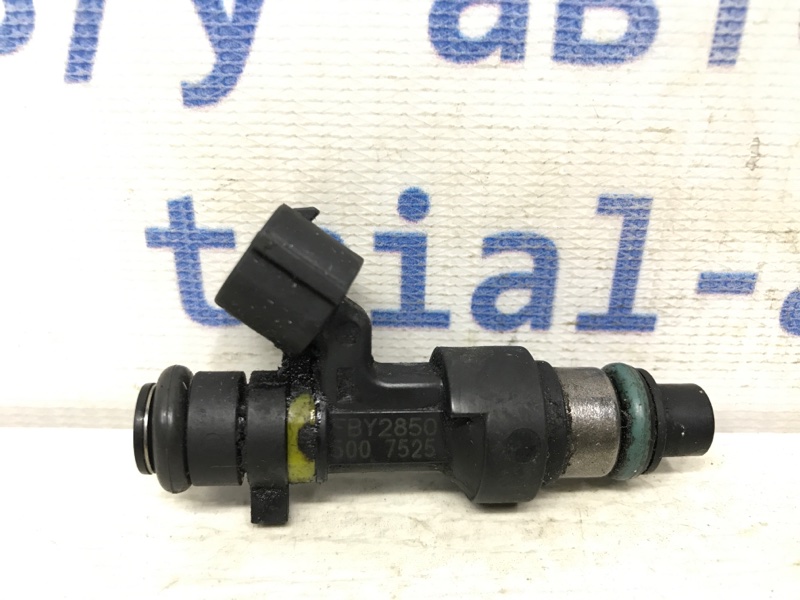 Форсунка топливная Nissan Qashqai 2006-2013 J10 2.0 Бензин MR20DE 16600EN200 Б/У