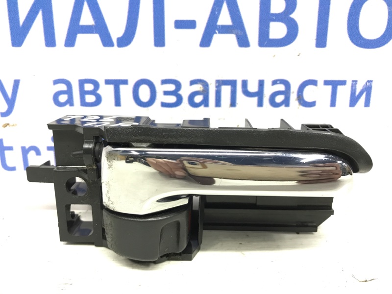 Ручка двери внутренняя правая Toyota Avensis 2003-2009 T25 1.8 бензин 1ZZFE 69205-05040-B0 Б/У