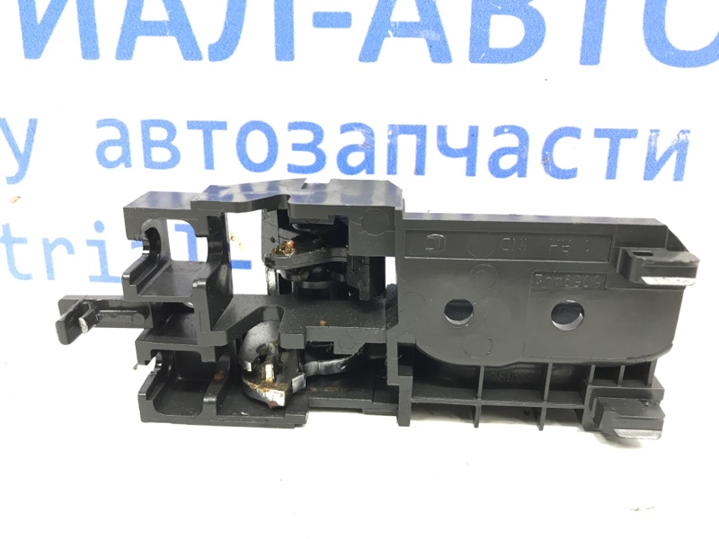 Ручка двери внутренняя правая Toyota Avensis T25 1.8 бензин 1ZZFE