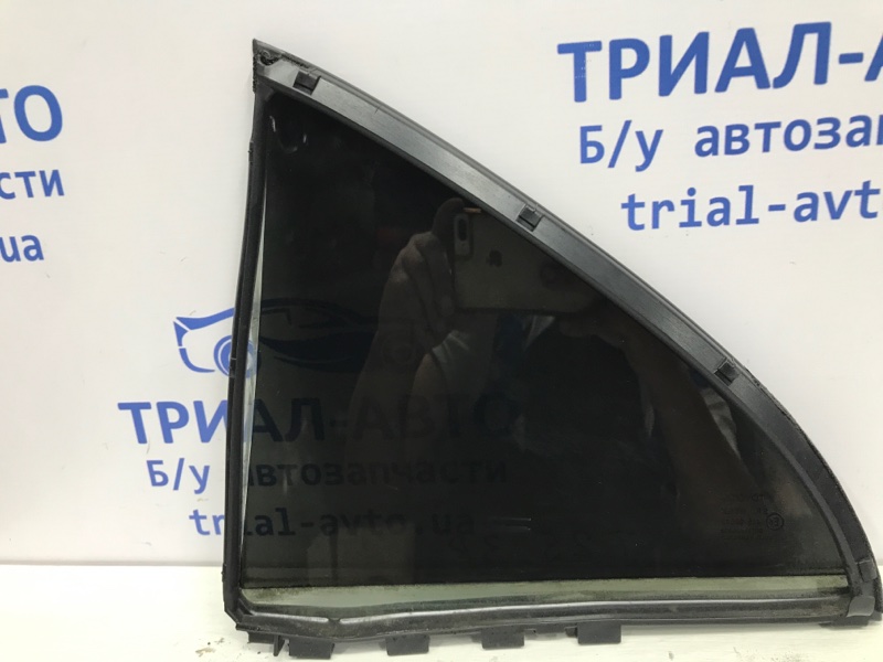 Стекло двери задней правой (форточка) Toyota Avensis T25 1.8 бензин 1ZZFE