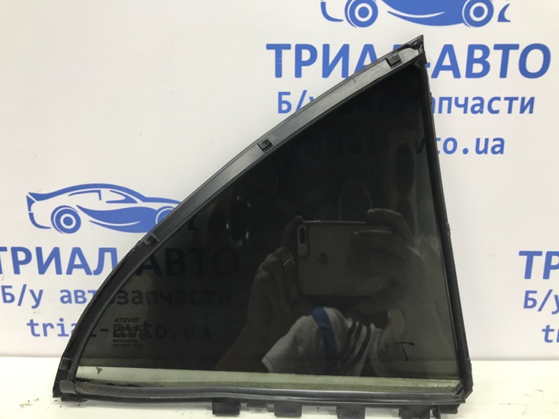 Стекло двери задней левой (форточка) Toyota Avensis T25 1.8 бензин 1ZZFE
