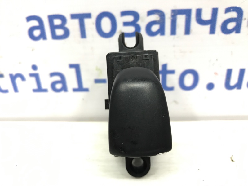 Кнопка стеклоподъемника Juke 2010-2019 F15 1.6 turbo MR16DDT
