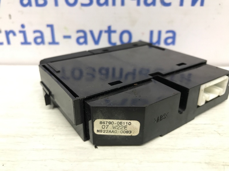 Кнопка подогрева Toyota Avensis T25 1.8 бензин 1ZZFE