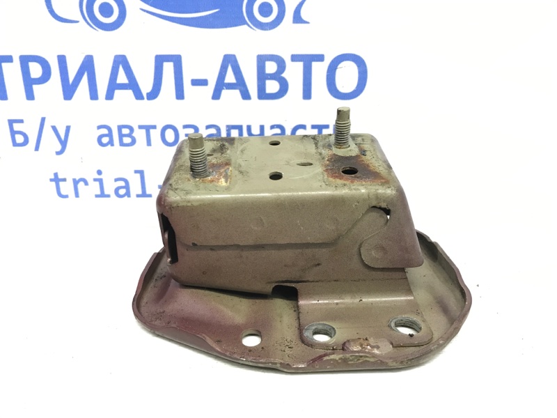 Кронштейн усилителя заднего бампера левый Juke 2010-2019 F15 1.6 turbo MR16DDT