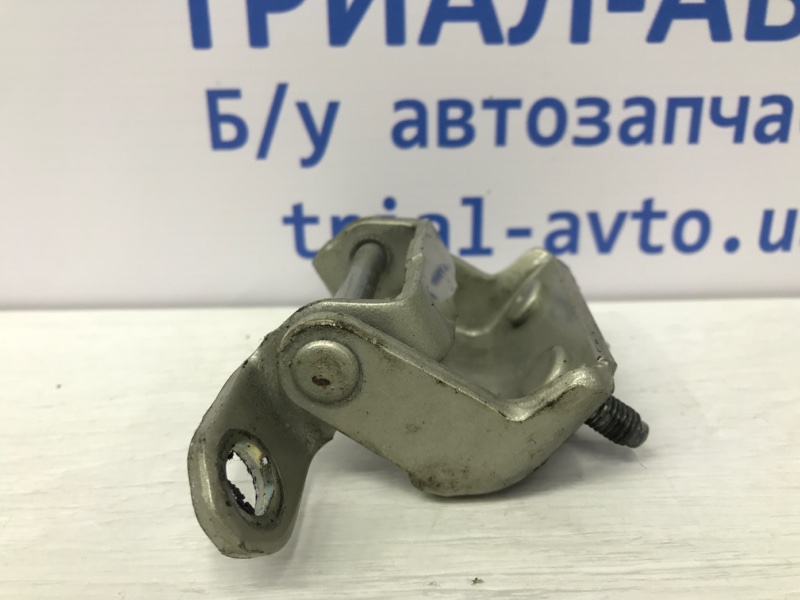 Петля двери задней правой Nissan Tiida C11 1.6 Бензин HR16 МКПП