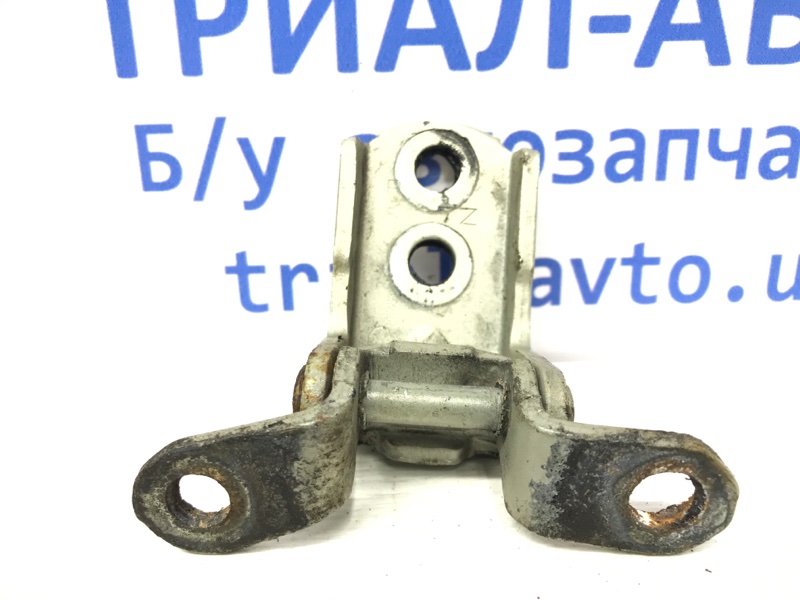 Петля двери передней правой Nissan Tiida 2004-2014 C11 1.6 Бензин HR16 МКПП 82420ED00B Б/У