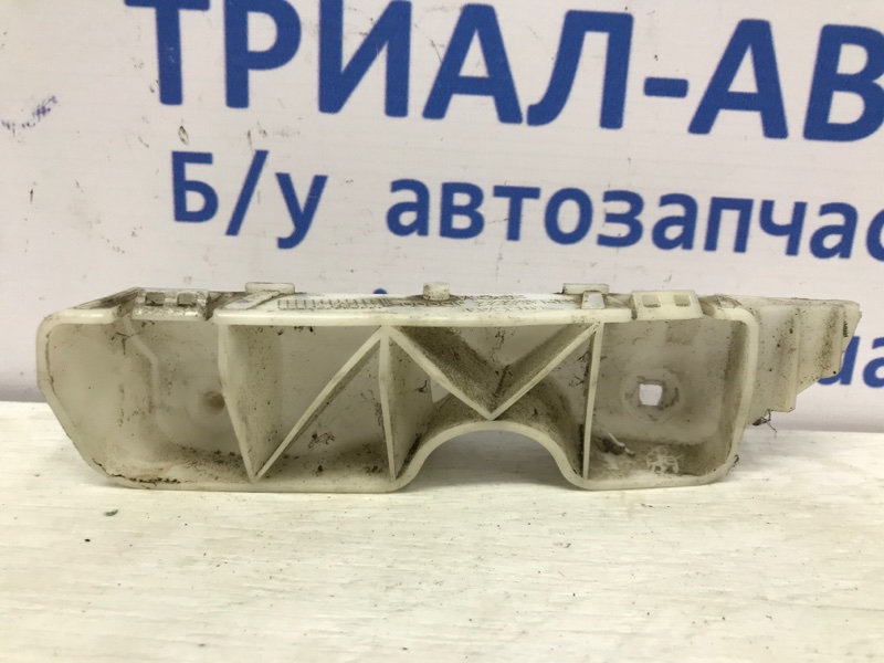 Кронштейн бампера передний правый Nissan Qashqai J10 2.0 Бензин MR20DE