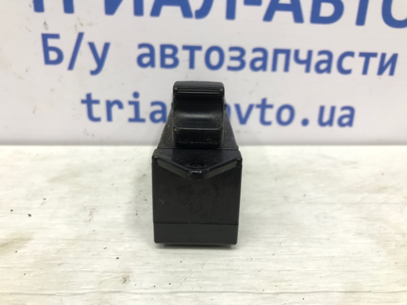 Кнопка стеклоподъемника Outlander 2003-2007 CU 2.4 бензин 4G69