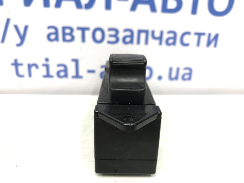 Кнопка стеклоподъемника Outlander 2003-2007 CU 2.4 бензин 4G69